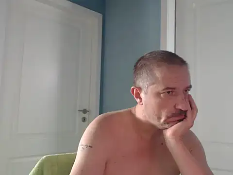 Snapshot of MisterFaithRO chatting on 06/13/26, 11:08 MisterFaithRO online show from 06/13/26, 11:08
