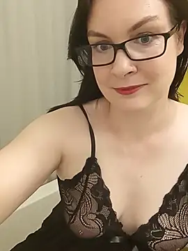 Snapshot of DesreRose chatting on 06/11/26, 10:41 DesreRose online show from 06/11/26, 10:41