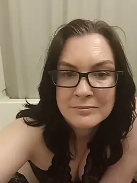 Snapshot of DesreRose chatting on 06/15/26, 12:35 DesreRose online show from 06/15/26, 12:35