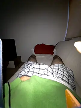 Snapshot of mogli444 chatting on 12/05/25, 03:52 mogli444 online show from 12/05/25, 03:52