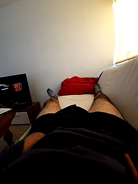 Snapshot of mogli444 chatting on 12/14/25, 01:27 mogli444 online show from 12/14/25, 01:27