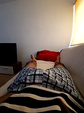 Snapshot of mogli444 chatting on 01/11/26, 01:05 mogli444 online show from 01/11/26, 01:05