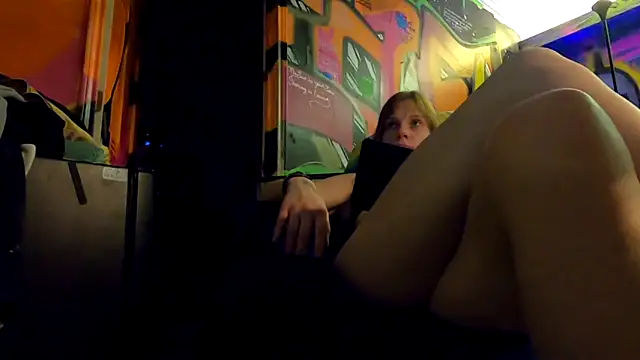 Snapshot of TheDaisyChaos chatting on 02/27/25, 07:55 TheDaisyChaos online show from 02/27/25, 07:55