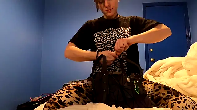 Snapshot of TheDaisyChaos chatting on 03/09/25, 03:11 TheDaisyChaos online show from 03/09/25, 03:11