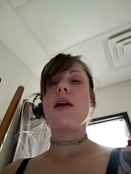 Snapshot of TheDaisyChaos chatting on 10/20/25, 03:29 TheDaisyChaos online show from 10/20/25, 03:29