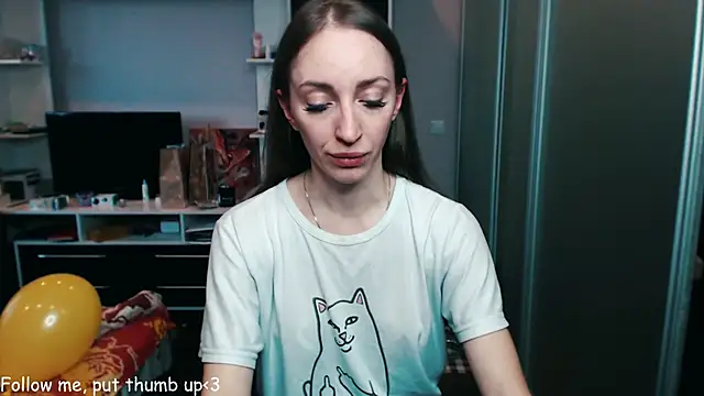 Snapshot of Natalimeowks chatting on 12/31/24, 10:04 Natalimeowks online show from 12/31/24, 10:04
