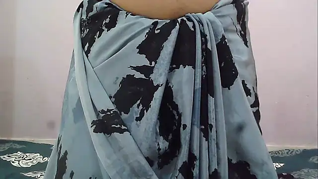 Snapshot of HotyRose chatting on 11/04/25, 05:01 HotyRose online show from 11/04/25, 05:01