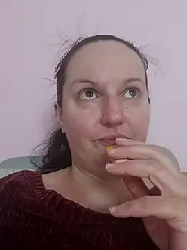 BustyLadyAlma online show from 05/03/26, 06:30