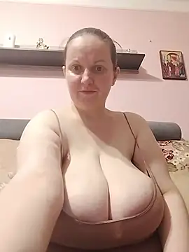 Snapshot of BustyLadyAlma chatting on 07/20/26, 10:39 BustyLadyAlma online show from 07/20/26, 10:39