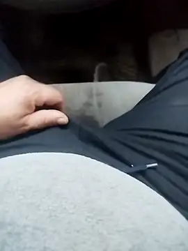 Snapshot of sarpe4 chatting on 10/27/25, 05:11 sarpe4 online show from 10/27/25, 05:11