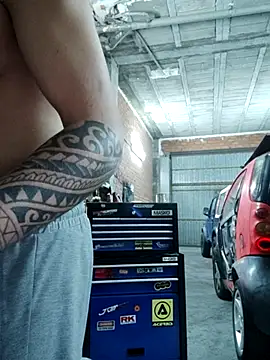 Snapshot of wolf113r chatting on 11/02/25, 07:27 wolf113r online show from 11/02/25, 07:27