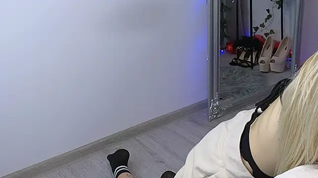 JuliaJuliette online show from 03/10/25, 11:38