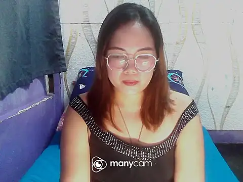 Snapshot of BURBERRY69 chatting on 11/10/25, 06:45 BURBERRY69 online show from 11/10/25, 06:45