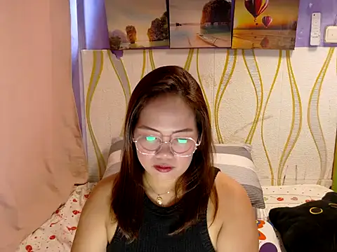 Snapshot of BURBERRY69 chatting on 02/03/26, 01:59 BURBERRY69 online show from 02/03/26, 01:59