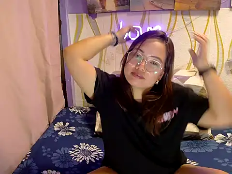 Snapshot of BURBERRY69 chatting on 02/09/26, 01:48 BURBERRY69 online show from 02/09/26, 01:48