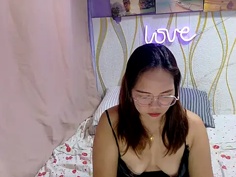 Snapshot of BURBERRY69 chatting on 02/24/26, 02:09 BURBERRY69 online show from 02/24/26, 02:09