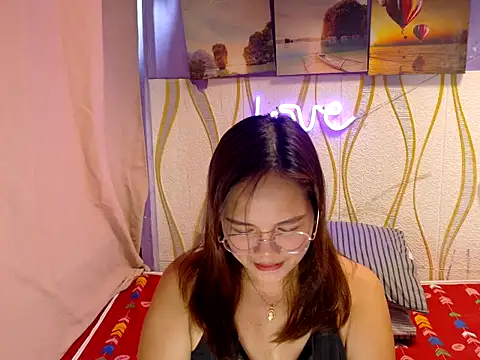 Snapshot of BURBERRY69 chatting on 02/26/26, 05:50 BURBERRY69 online show from 02/26/26, 05:50