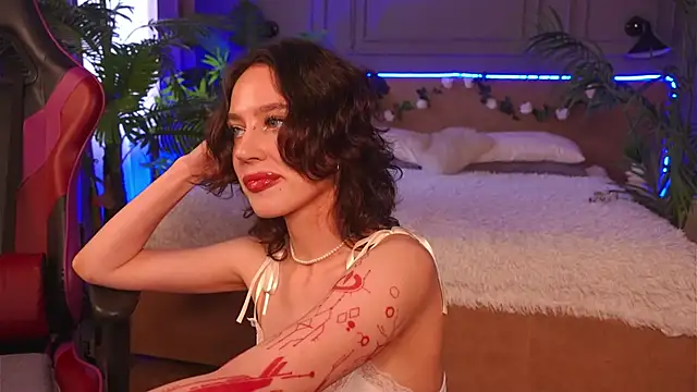 Devilinee online show from 09/18/25, 06:48