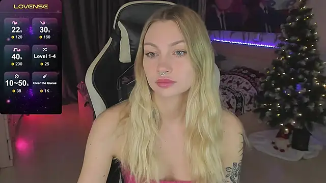 Snapshot of BiMolly chatting on 01/07/25, 03:14 BiMolly online show from 01/07/25, 03:14