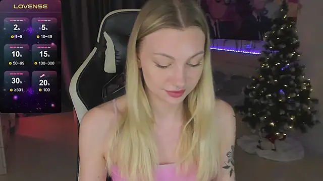 Snapshot of BiMolly chatting on 01/27/25, 03:18 BiMolly online show from 01/27/25, 03:18