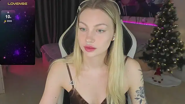 Snapshot of BiMolly chatting on 01/29/25, 07:00 BiMolly online show from 01/29/25, 07:00