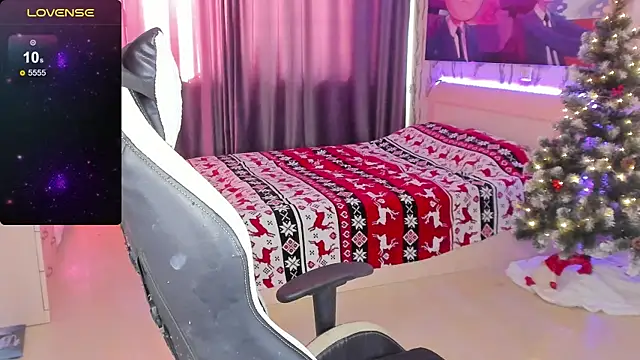 Snapshot of BiMolly chatting on 02/26/25, 10:15 BiMolly online show from 02/26/25, 10:15