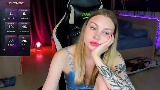 Snapshot of BiMolly chatting on 09/25/25, 07:50 BiMolly online show from 09/25/25, 07:50