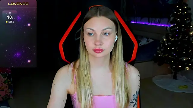 Snapshot of BiMolly chatting on 02/03/26, 11:32 BiMolly online show from 02/03/26, 11:32