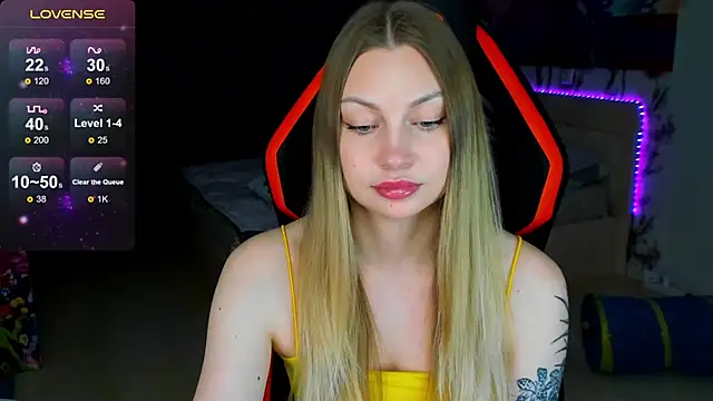 Snapshot of BiMolly chatting on 03/03/26, 07:31 BiMolly online show from 03/03/26, 07:31