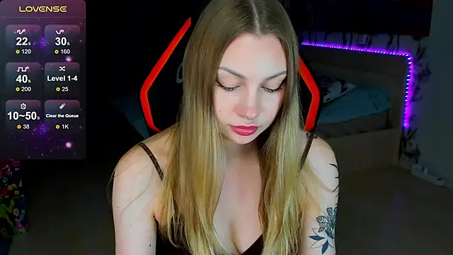 Snapshot of BiMolly chatting on 03/17/26, 02:05 BiMolly online show from 03/17/26, 02:05