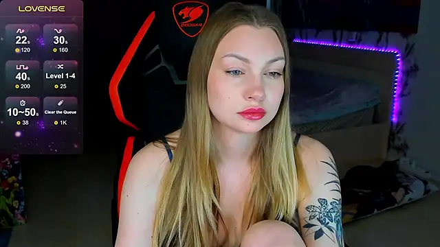 Snapshot of BiMolly chatting on 03/18/26, 04:04 BiMolly online show from 03/18/26, 04:04