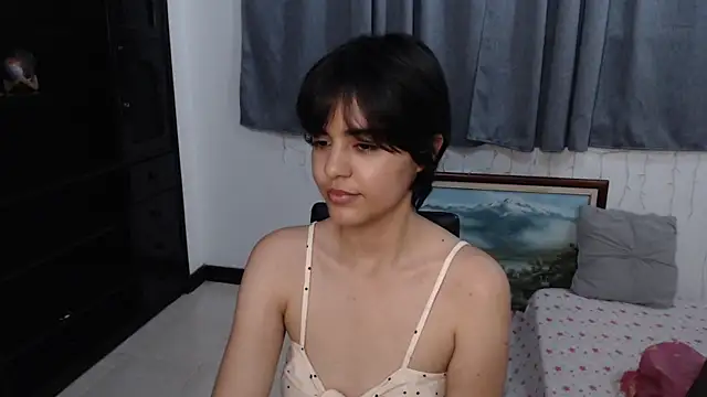 Snapshot of mia_collins_x chatting on 05/12/26, 12:52 mia collins x online show from 05/12/26, 12:52