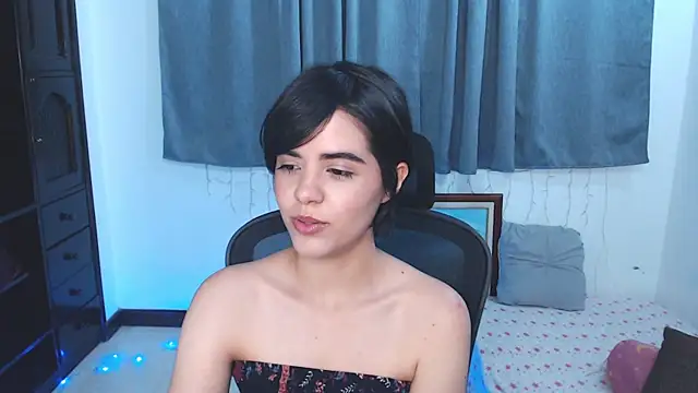 Snapshot of mia_collins_x chatting on 05/28/26, 11:46 mia collins x online show from 05/28/26, 11:46