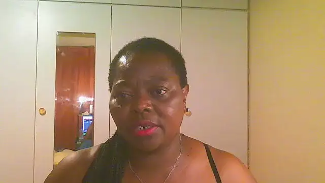 Snapshot of MatureBoobsDiva chatting on 02/25/25, 08:09 MatureBoobsDiva online show from 02/25/25, 08:09
