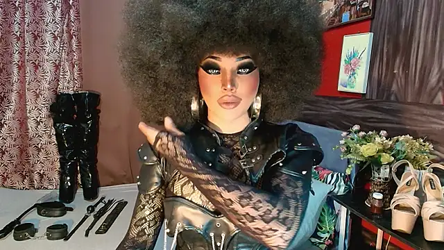 Snapshot of trixxielicious chatting on 02/15/26, 08:16 trixxielicious online show from 02/15/26, 08:16