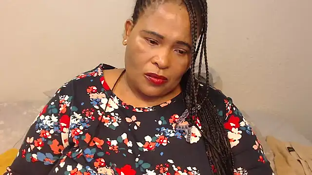 Snapshot of zandile chatting on 03/12/25, 06:44 zandile online show from 03/12/25, 06:44