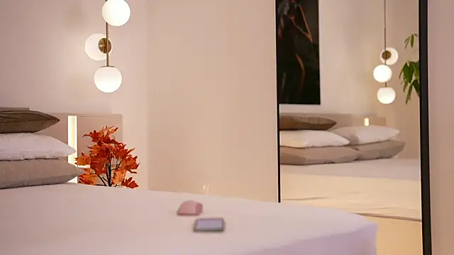 DoviaClaire online show from 11/17/25, 07:47