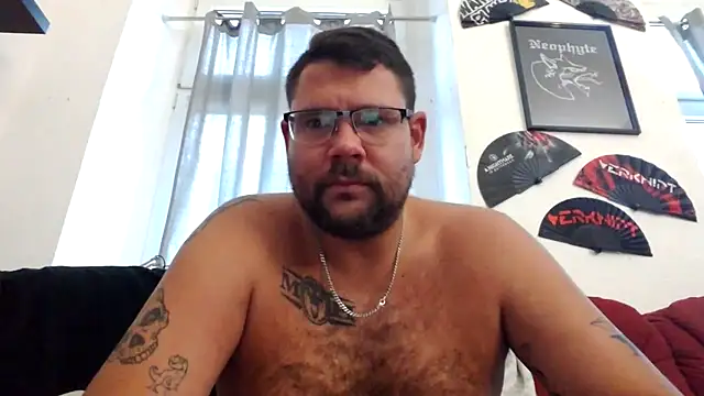 Snapshot of sexykevin17cm chatting on 10/28/25, 09:02 sexykevin17cm online show from 10/28/25, 09:02