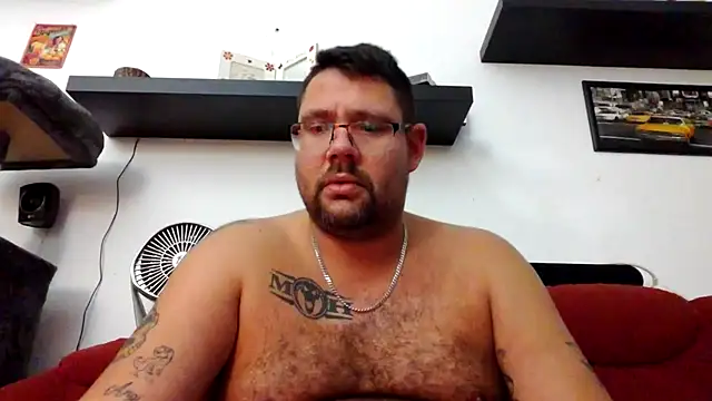 Snapshot of sexykevin17cm chatting on 11/21/25, 03:54 sexykevin17cm online show from 11/21/25, 03:54