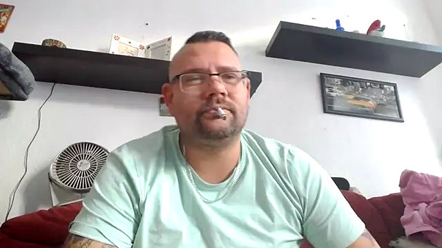 Snapshot of sexykevin17cm chatting on 11/22/25, 11:20 sexykevin17cm online show from 11/22/25, 11:20