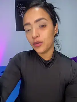 Snapshot of Shantal_Lovee chatting on 12/12/24, 03:48 Shantal Lovee online show from 12/12/24, 03:48