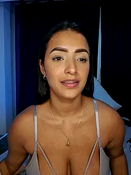 Snapshot of Shantal_Lovee chatting on 12/30/24, 03:46 Shantal Lovee online show from 12/30/24, 03:46
