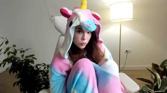 Snapshot of Pokemeboy chatting on 11/21/25, 05:22 Pokemeboy online show from 11/21/25, 05:22