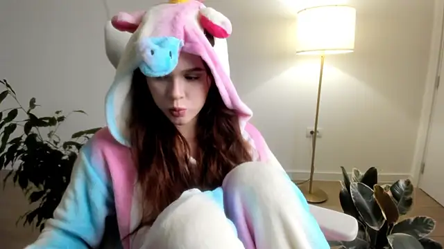 Snapshot of Pokemeboy chatting on 11/30/25, 04:44 Pokemeboy online show from 11/30/25, 04:44