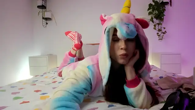 Snapshot of Pokemeboy chatting on 12/13/25, 07:53 Pokemeboy online show from 12/13/25, 07:53