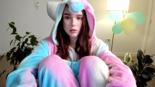 Snapshot of Pokemeboy chatting on 12/19/25, 04:47 Pokemeboy online show from 12/19/25, 04:47