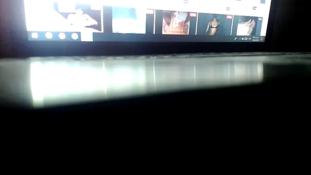 Snapshot of RobertaHott chatting on 03/19/25, 10:42 RobertaHott online show from 03/19/25, 10:42