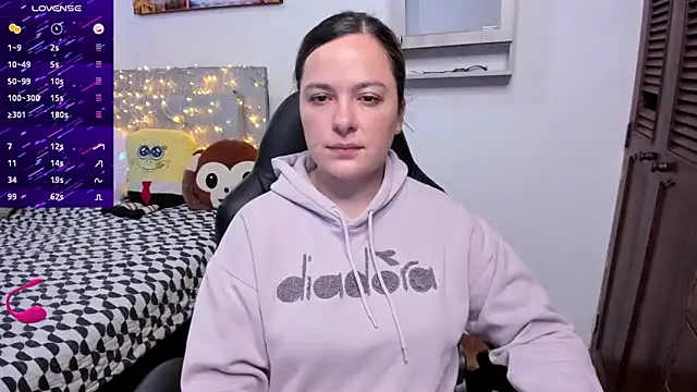 angelaagomez online show from 10/16/25, 05:58