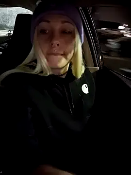 Snapshot of Babii_Nova chatting on 12/27/24, 04:36 Babii Nova online show from 12/27/24, 04:36