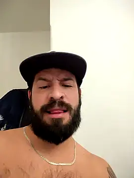 Snapshot of juanci_to chatting on 10/18/25, 11:38 juanci to online show from 10/18/25, 11:38